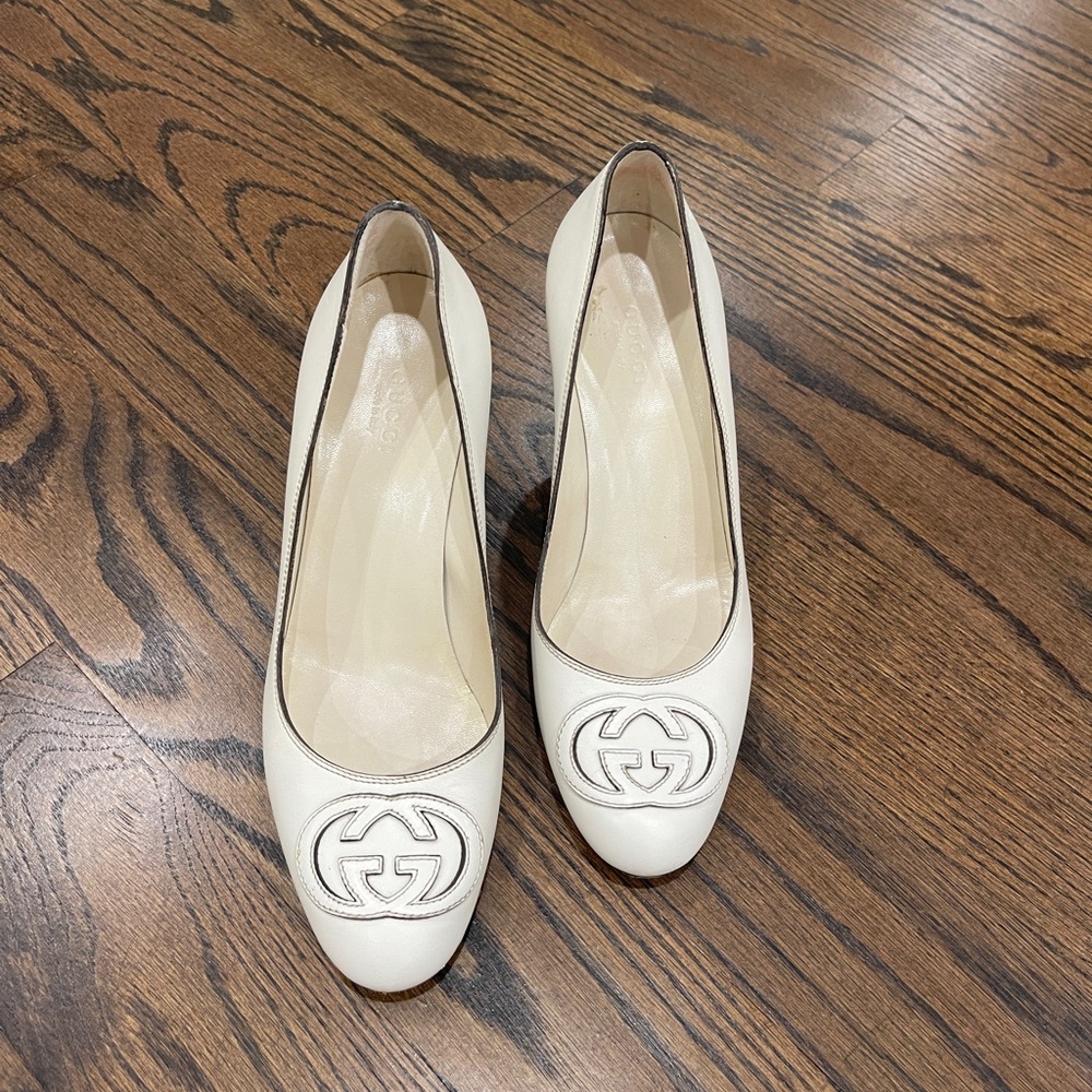 Gucci Leather Pumps